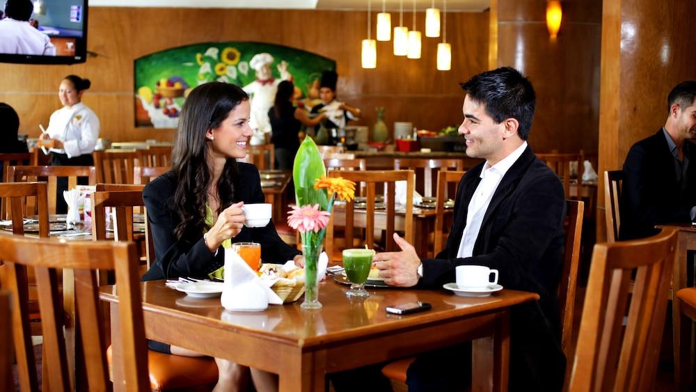 Hotel Ciros Pachuca Екстериор снимка
